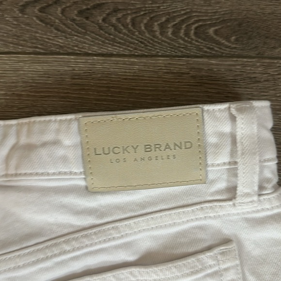 Lucky Brand ‘the cut off’ shorts size 8 in white jean - Picture 4 of 10